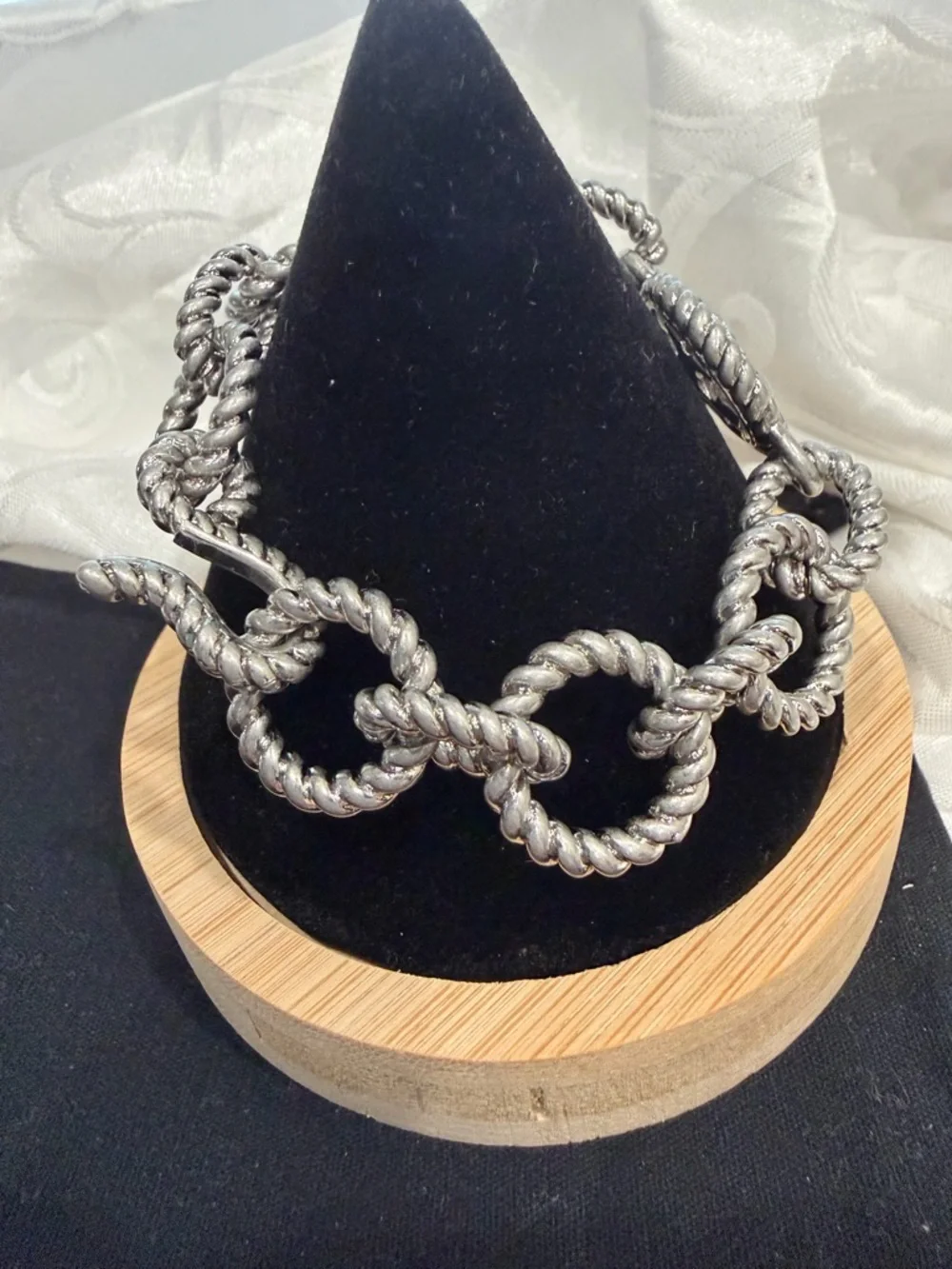 Tory Burch Silver-Tone Twisted Rope Logo Bracelet New Size 6 - Picture 5 of 6